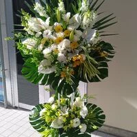 画像21490：高級感なホワイト系スタンド花2段